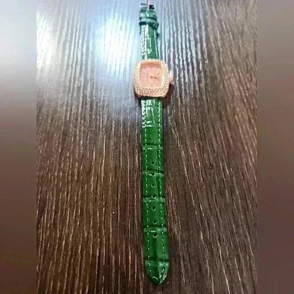 Green rhinestone watch - Picture 3 of 6